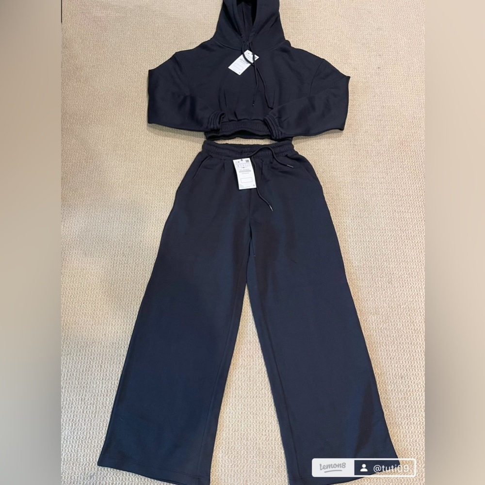 Zara long sleeve sweatsuit with hoodie nd wide leg pants size XS, S